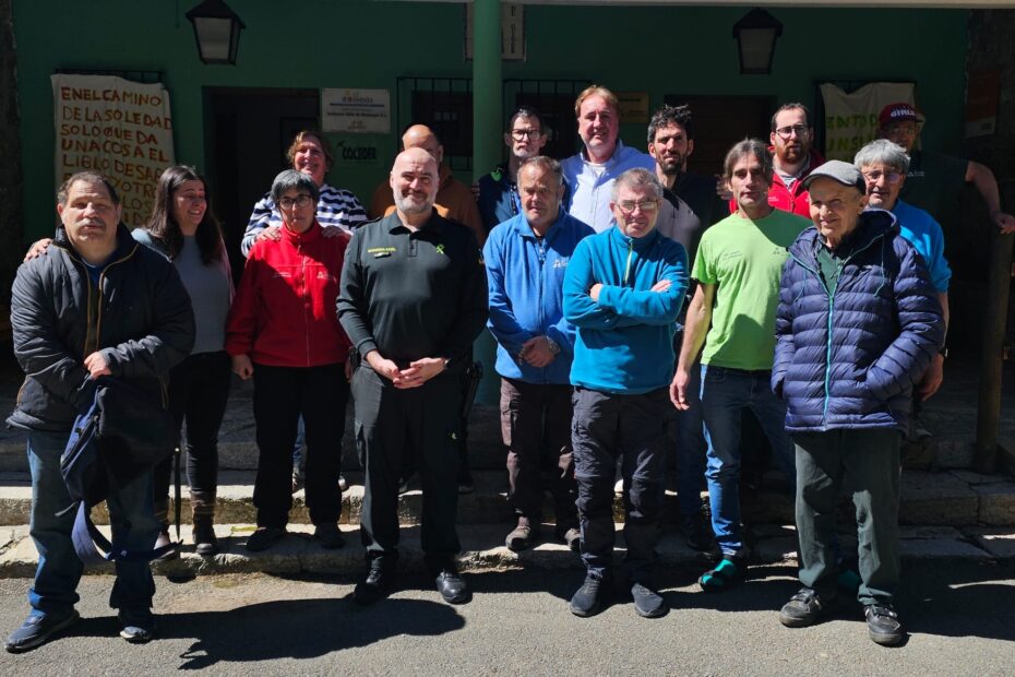 Charla de ciberseguridad con la Guardia Civil dentro del programa TIC de Coceder